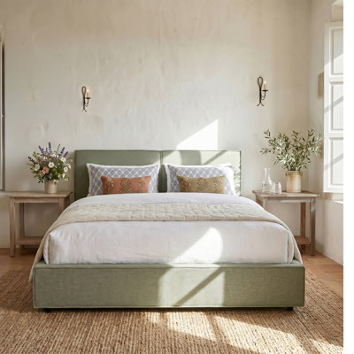 Upholstered Tufted Platform Bed