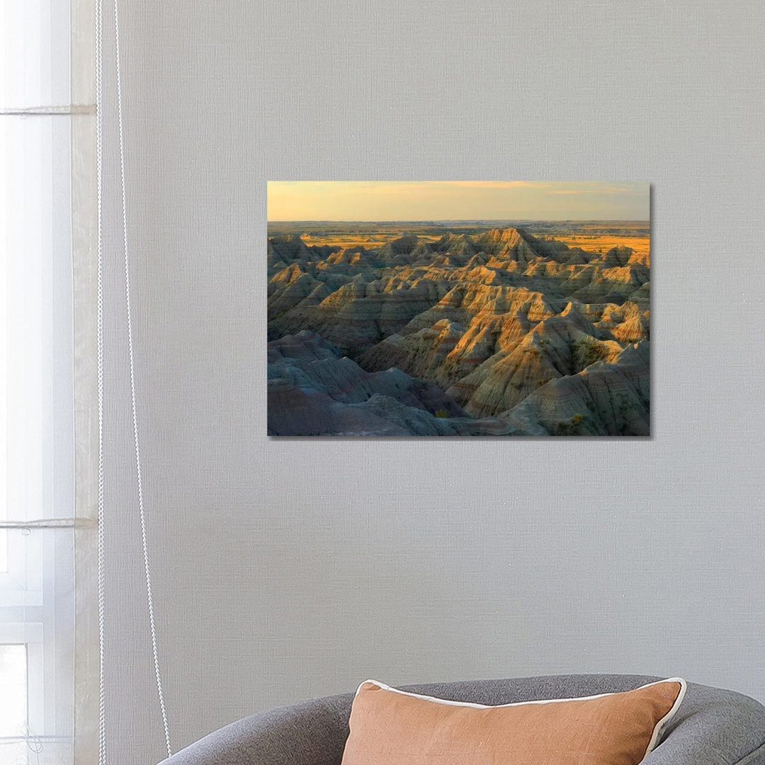 White River Overlook Showing Sandstone Striations And Erosional Features Badlands National Park SD von Tim Fitzharris - ...