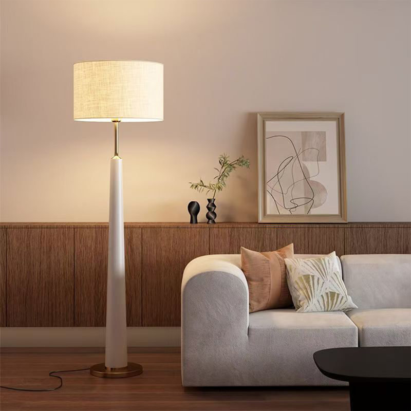 Lampes sur pied en fer blanc, Blanc / Doré, Blanc