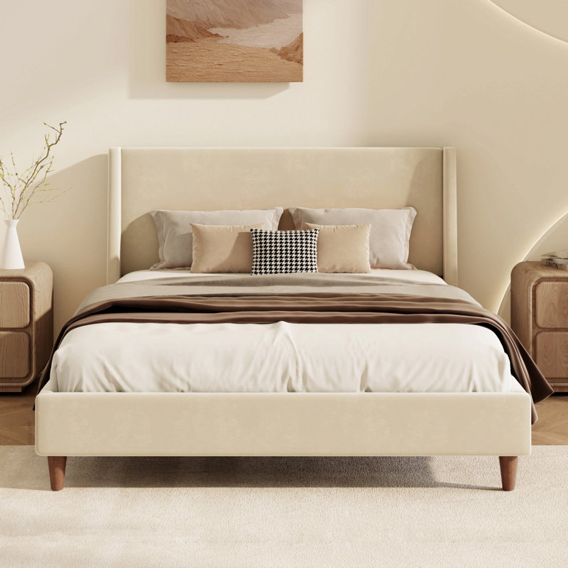 Lit plateforme tapissier en velours moderne avec tête de lit à oreilles et pieds en bois de noyer, aucun sommier nécessaire