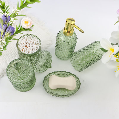 Ensemble d'accessoires de salle de bain 5 pièces à motif de losanges - vert avec accents dorés, comprend distributeur de lotion, pot de coton-tige, porte-savon et gobelet - ensemble de meuble-lavabo rechargeable pour la salle de bain, la cuisine et les invités