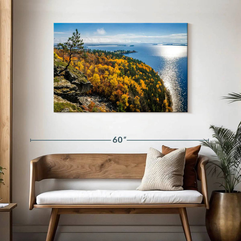 La côte d'automne du mont Kineo à Alvord