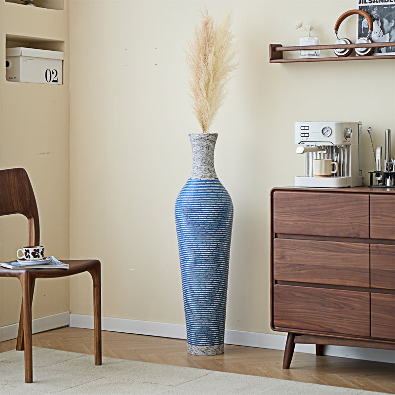Vase de plancher moderne en or brossé pour une décoration élégante et polyvalente