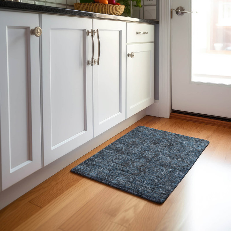 Tapis bleu marine Cerrito AMF571 lavable à la machine de qualité supérieure, Rectangle 1 pi 8 po x 2 pi 6 po