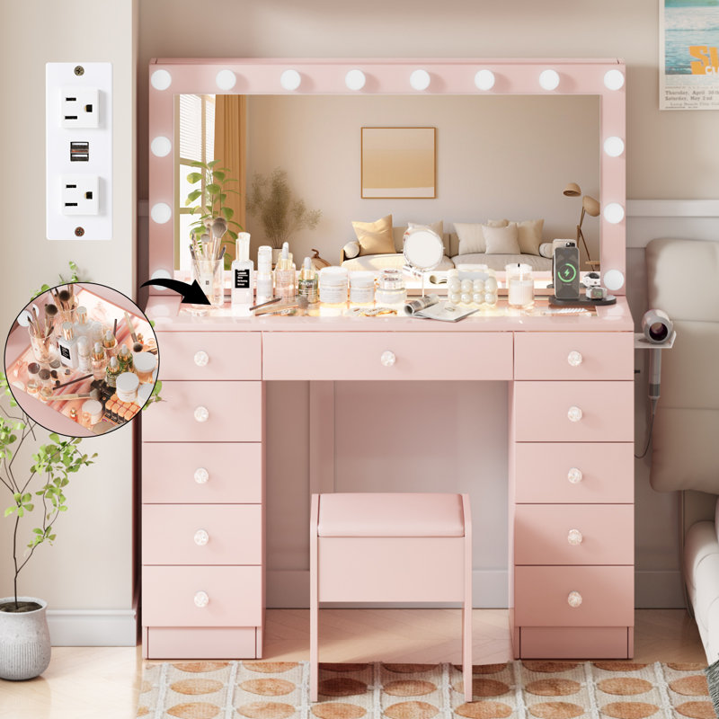 Ensemble de meuble-lavabo à 11 tiroirs Greyden avec prises intégrées, Rose