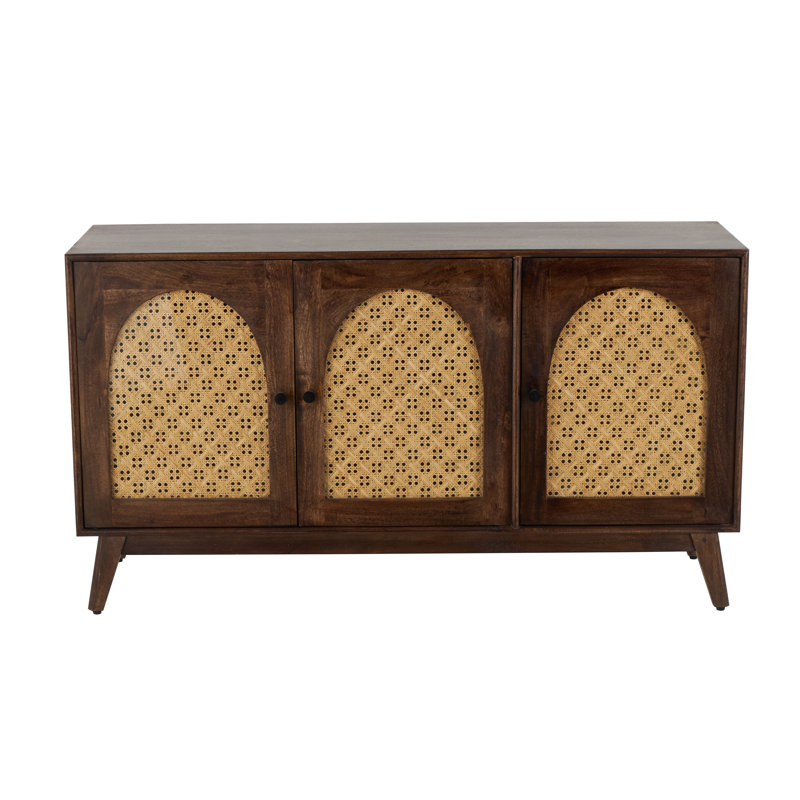 Armoire brune en bois de manguier à 2 tablettes et 3 portes avec façade en rotin