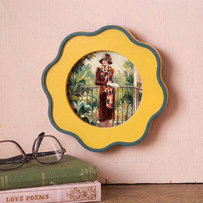 Picture Frame Glass Display – Home Décor Showcase