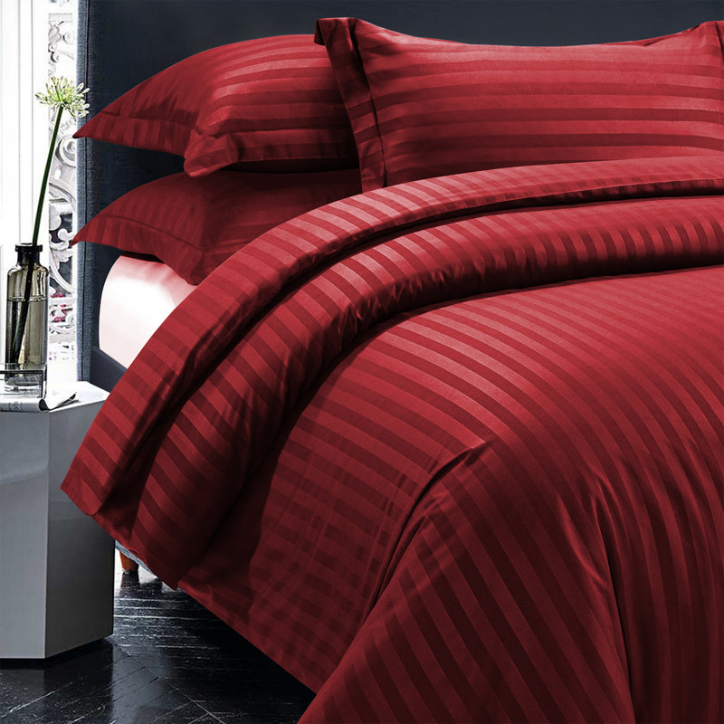 Thirlby Microfibre 250 TC Reversible Modern & Contemporary Duvet Cover Set with Pillow Cases, Burgundy