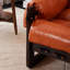 Chaise orange multifonctions avec surface hydrofuge, housse de coussin d'assise amovible, structure en bois d'hévéa, montage rapide. Design moderne et moderne en cuir ciré à l'huile.