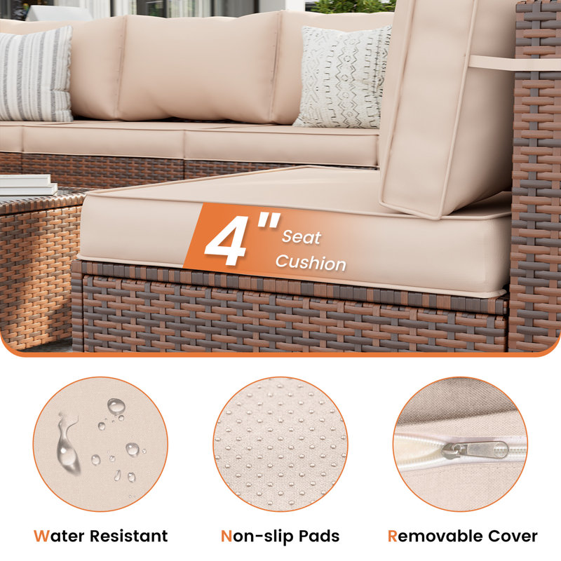 L'ensemble 4 pièces comprend trois chaises sans accoudoirs et une table basse, Beige