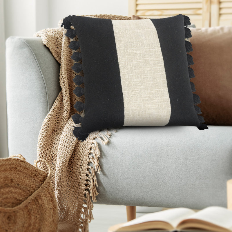 Coussin 100% coton rayé noir et ivoire 20 po x 20 po