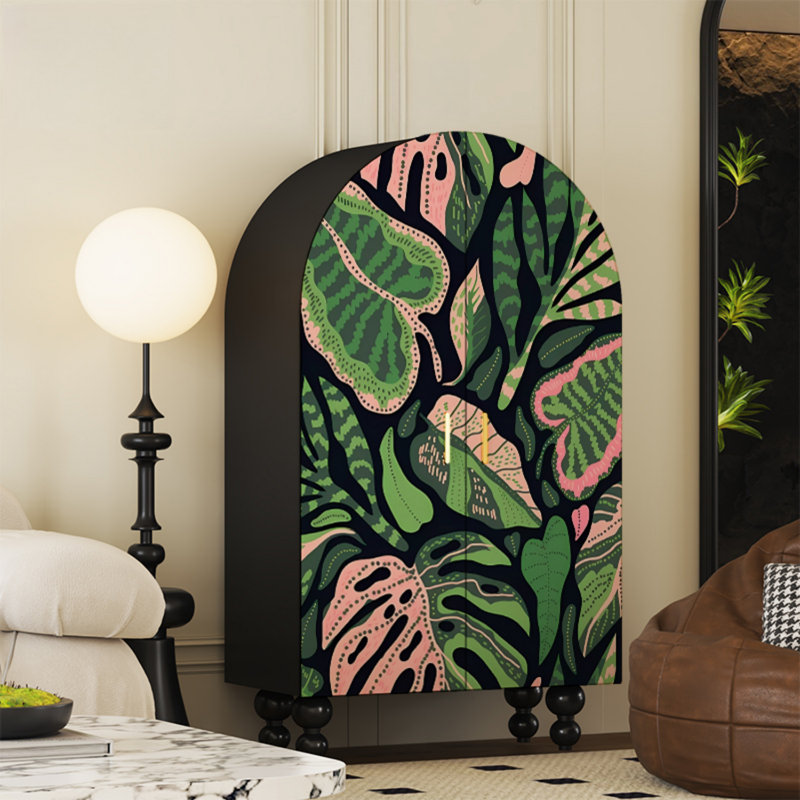 Armoire arquée avec tablettes et portes