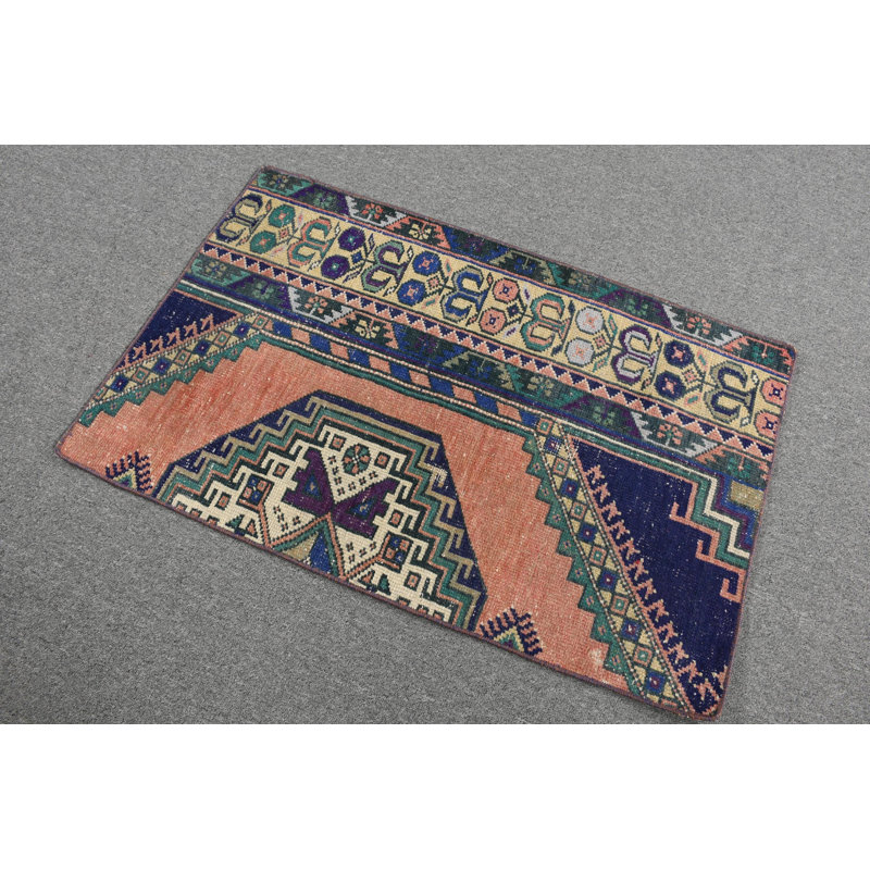 Tapis traditionnel turc en laine tissé à la main avec des motifs géométriques pour une décoration intérieure élégante