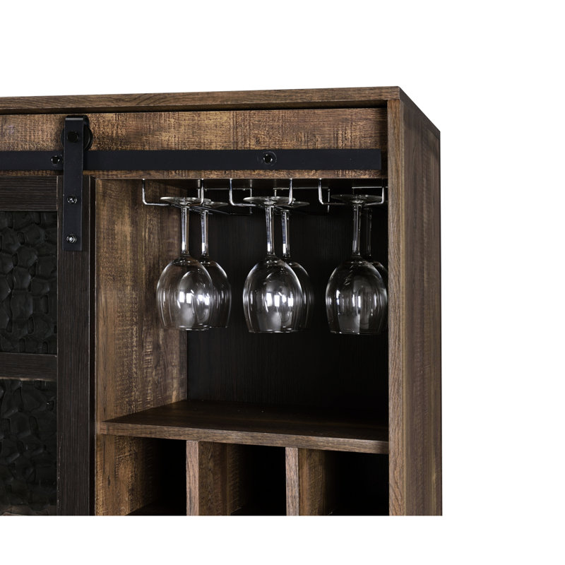 Armoire à vin de style rustique noir et chêne avec support à verres à pied obscur