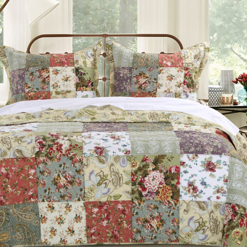 Full Blue Cotton Reversible Quilt with Trim