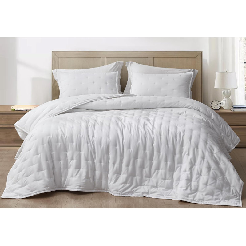 Glen Lightweight Cooling Rayon Derived from Bamboo Blended Crescent Quilt Set, Oversized King Comforter +2 King Shams, White