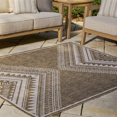 Akbez Geometric Indoor / Outdoor Rug