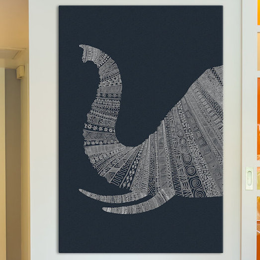 « éléphant », peinture sur toile en bleu, H 12 po x l 8 po x P 0,75 po