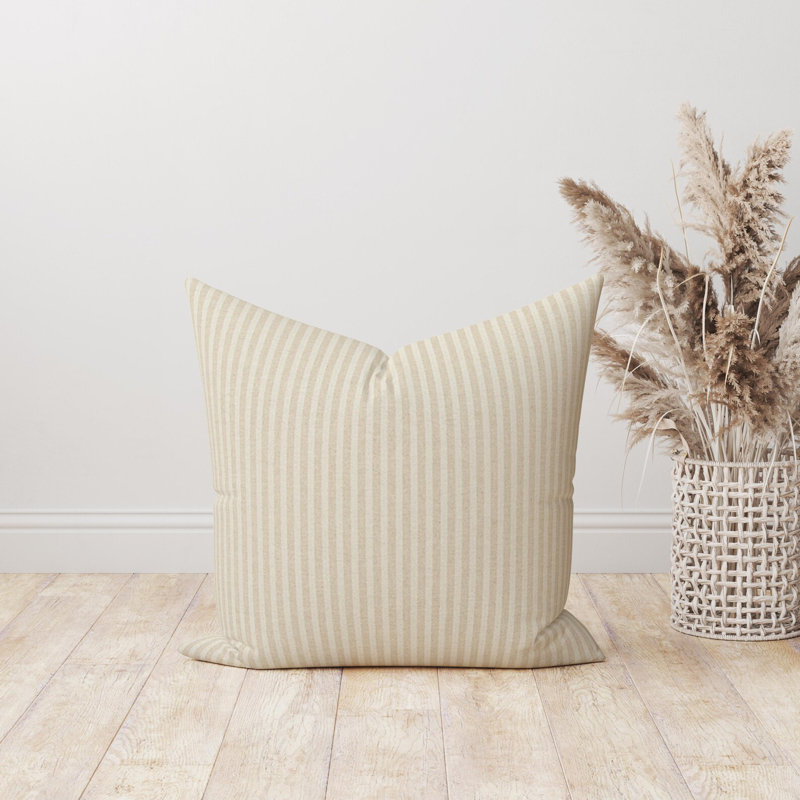 Housse de coussin réversible en mélange de coton et lin rayé Clark, H 17 po x l 17 po