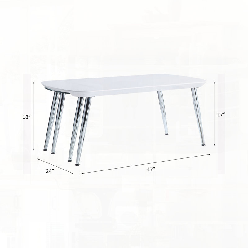 Table basse contemporaine avec pieds robustes et verre trempé