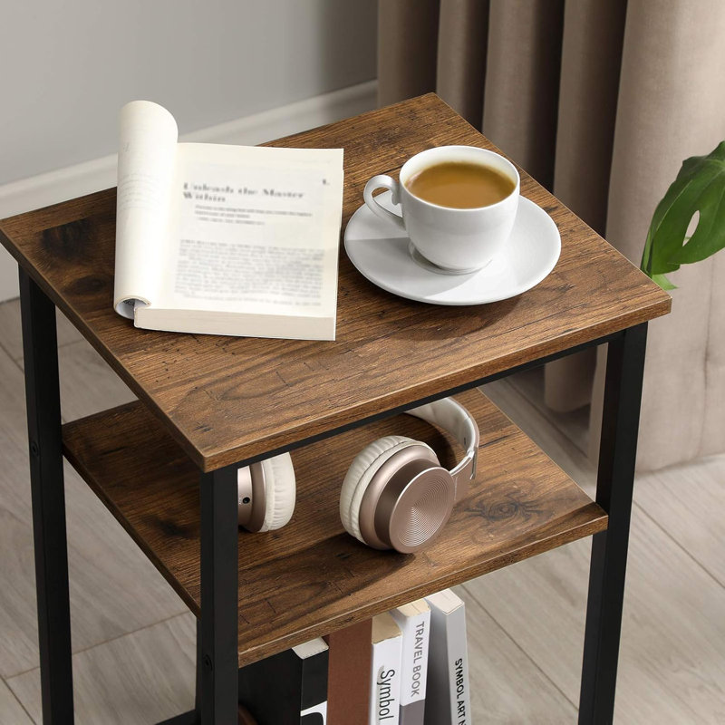 Ensemble de 2 tables de bout industrielles à 3 niveaux avec structure en acier pour le salon ou la chambre à coucher, assemblage facile, pieds réglables et tablettes spacieuses
