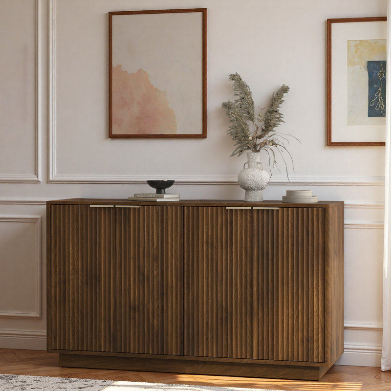 Buffet moderne cannelé avec tablettes réglables et poignées en métal, Noyer