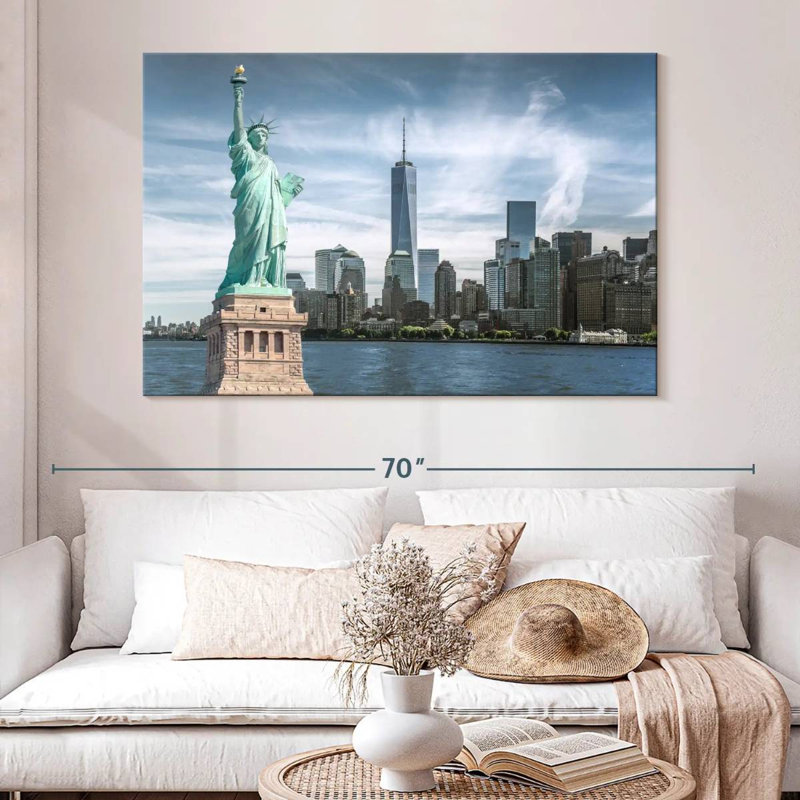 Statue Kavia Liberty, paysage urbain, H 34 po x l 51 po