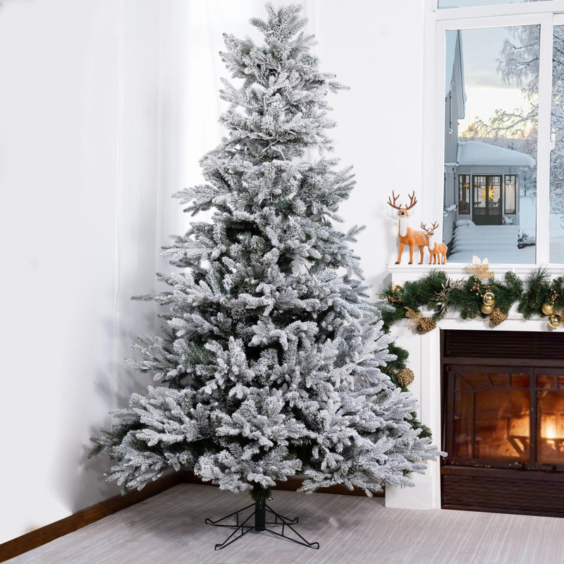 Teniente Flocked Artificial Pine Christmas Tree, 6.89' H