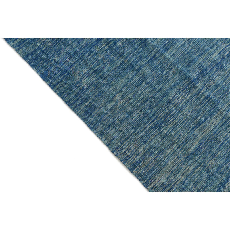 Tapis bleu Newsom