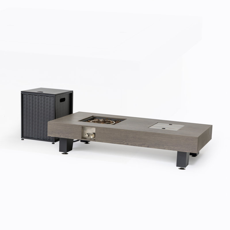 Foyer d'extérieur sophistiqué au design innovant pour des rassemblements confortables