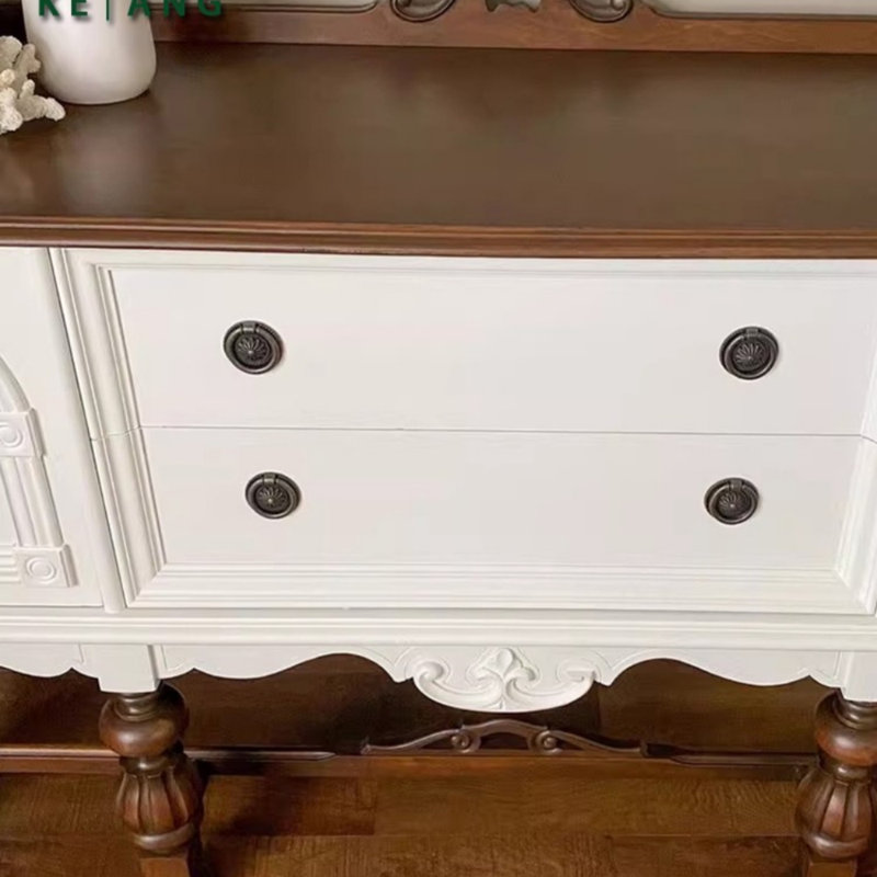 Buffet multifonctionnel de style rétro