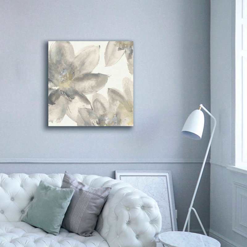 «Gray and Silver Flowers I» par Chris Paschke, impression sur toile Giclée, H 37 po x l 37 po x P 1,5 po