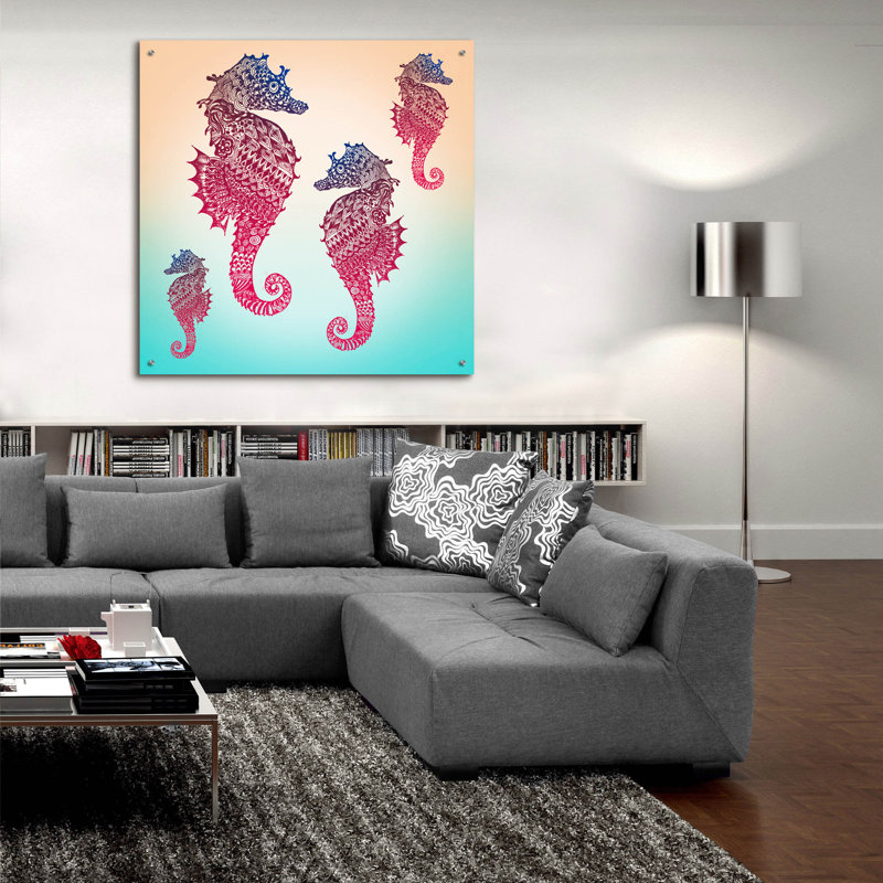 "Motif hippocampe" par Mark Ashkenazi, H 36 po x l 36 po x P 0,2 po