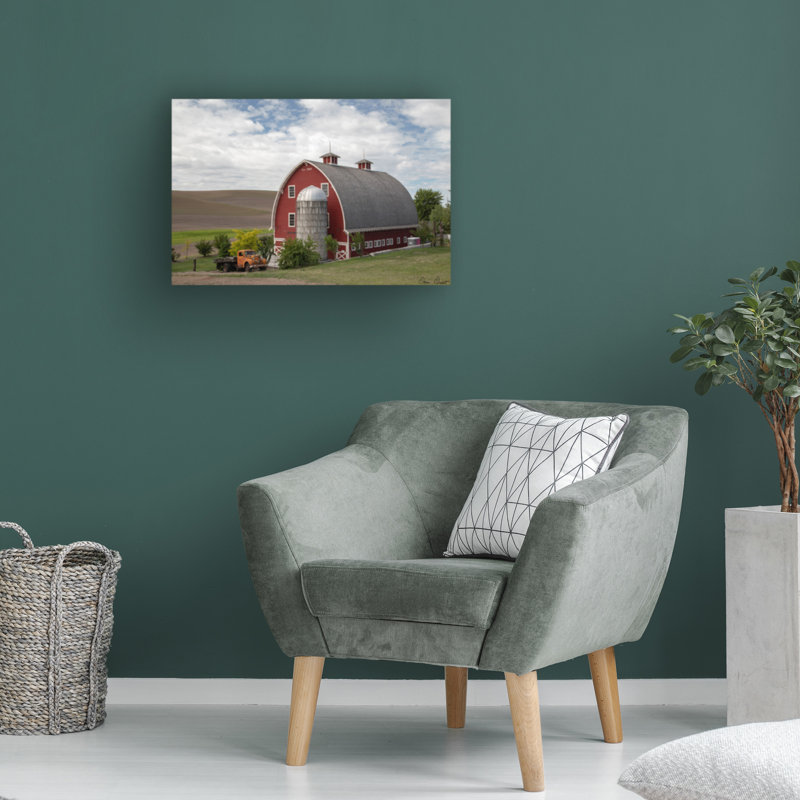 «Truck And Palouse Barn» sur un cadre bolognique, H 12 po x l 19 po
