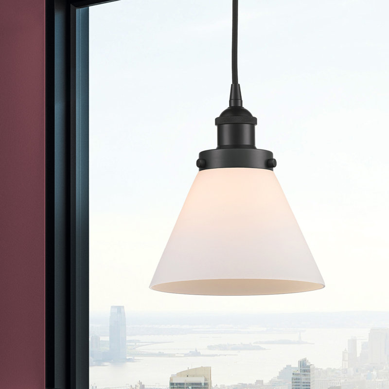 Mini-luminaire suspendu 1 lumière Cone, Blanc, H 9,75 po x l 7,75 po x P 7,75 po, Noir mat