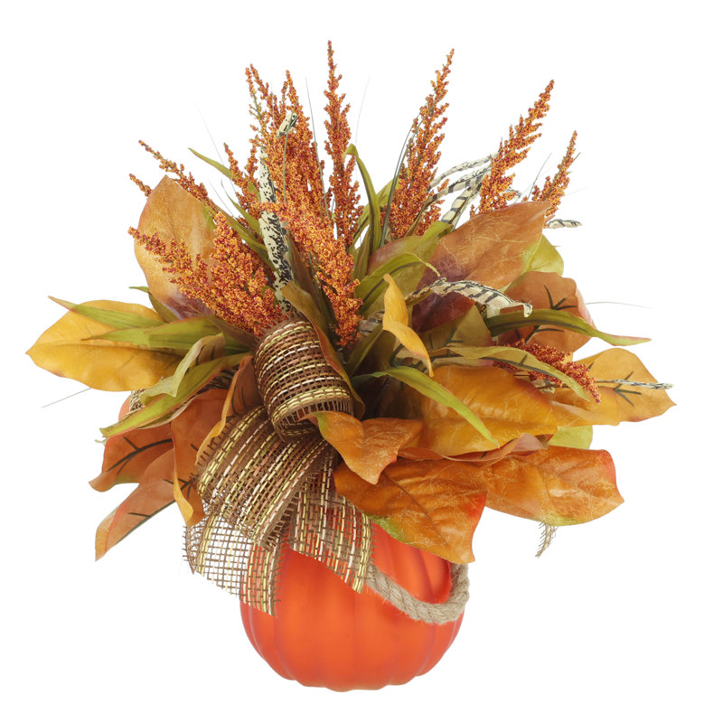 Arrangement de feuilles Astilbe and Harvest Leaf dans un pot en verre de citrouille