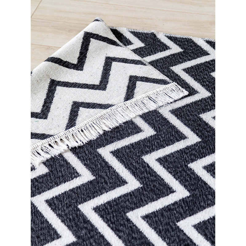 Rayshad Chevron Cotton Indoor / Outdoor Area Rug, Rectangle 2'7" x 4'11"