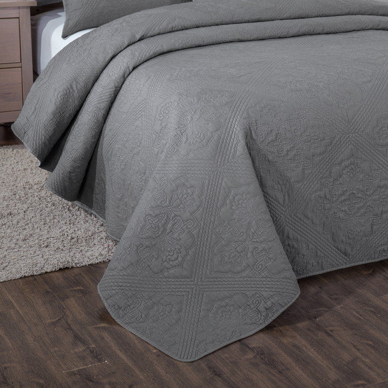 Elegant Floral Polyester Coverlet, Full Coverlet + 2 Shams