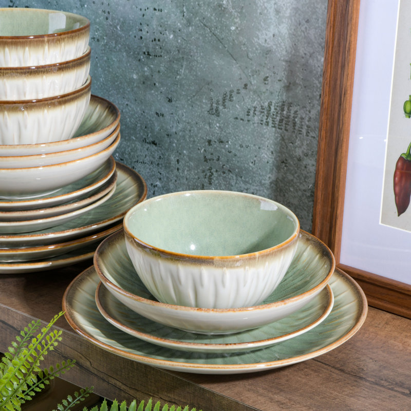 Green Ceramic Embossed Dinnerware Set, Service for 4