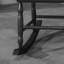 Chaise berçante en bois massif Tamicka-569193520