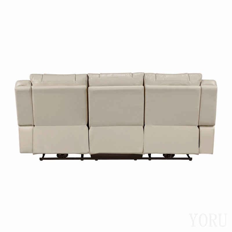 Canapé inclinable électrique de luxe beige avec porte-gobelets, chargeur sans fil, éclairage DEL et ports de chargement. Meuble haut de gamme en similicuir. Sofa trois places.