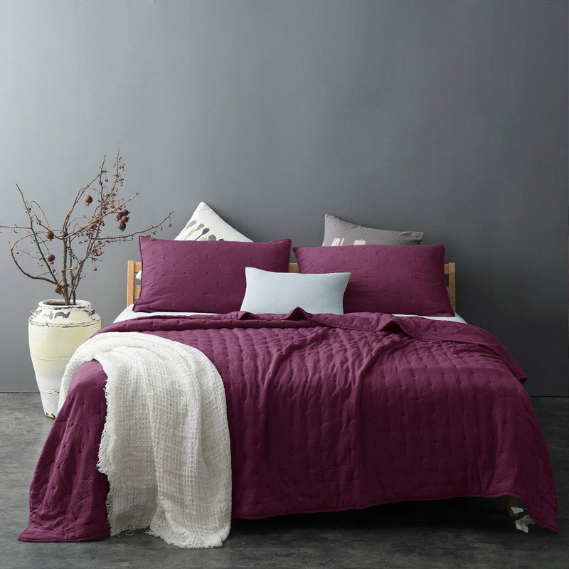 Modern & Contemporary Polyester Quilt, Queen Quilt + 2 Standard Shams, Red