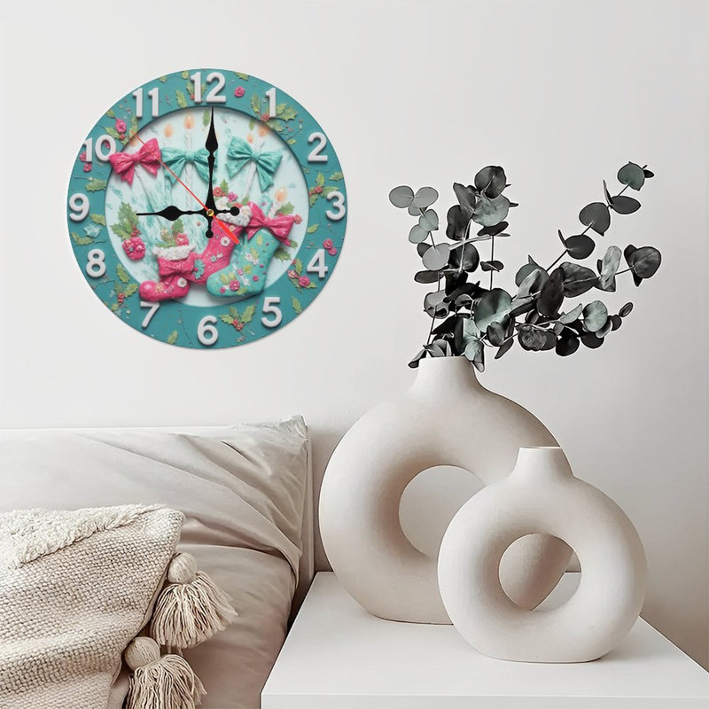 Horloge de Noël avec des bas et des bougies