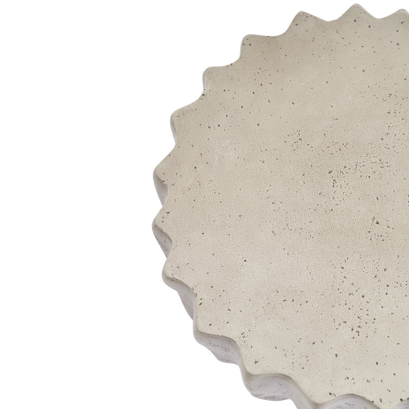 Table d'appoint Bruna Patio en MGO texturé côtelé, forme sculpturale en tonneau., Taupe