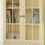 Bibliothèque en verre de style crème