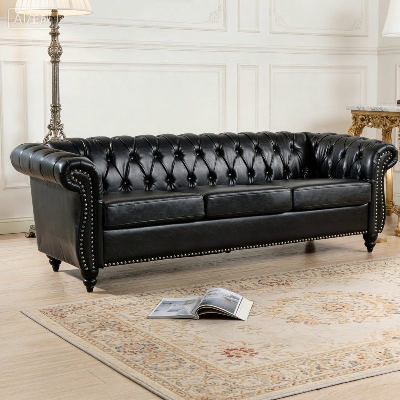 Canapé classique Chesterfield à trois places avec accoudoirs roulés et similicuir souple, conforme aux normes de sécurité américaines