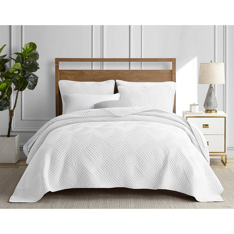 White Full Reversible Microfiber Quilt Set
