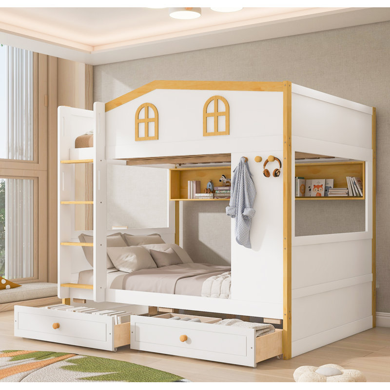 Lit superposé double au-dessus de double avec garde-corps en forme de maison et tablettes et tiroirs de rangement, blanc et naturel