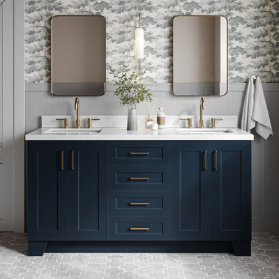 Meuble-lavabo simple en bois massif de 67 po de couleur bleu nuit avec comptoir en marbre de Carrare de 1,5 po Freitas