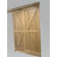 Portes de grange doubles en aulne fini avec ensemble de quincaillerie coulissante en bois-102356070